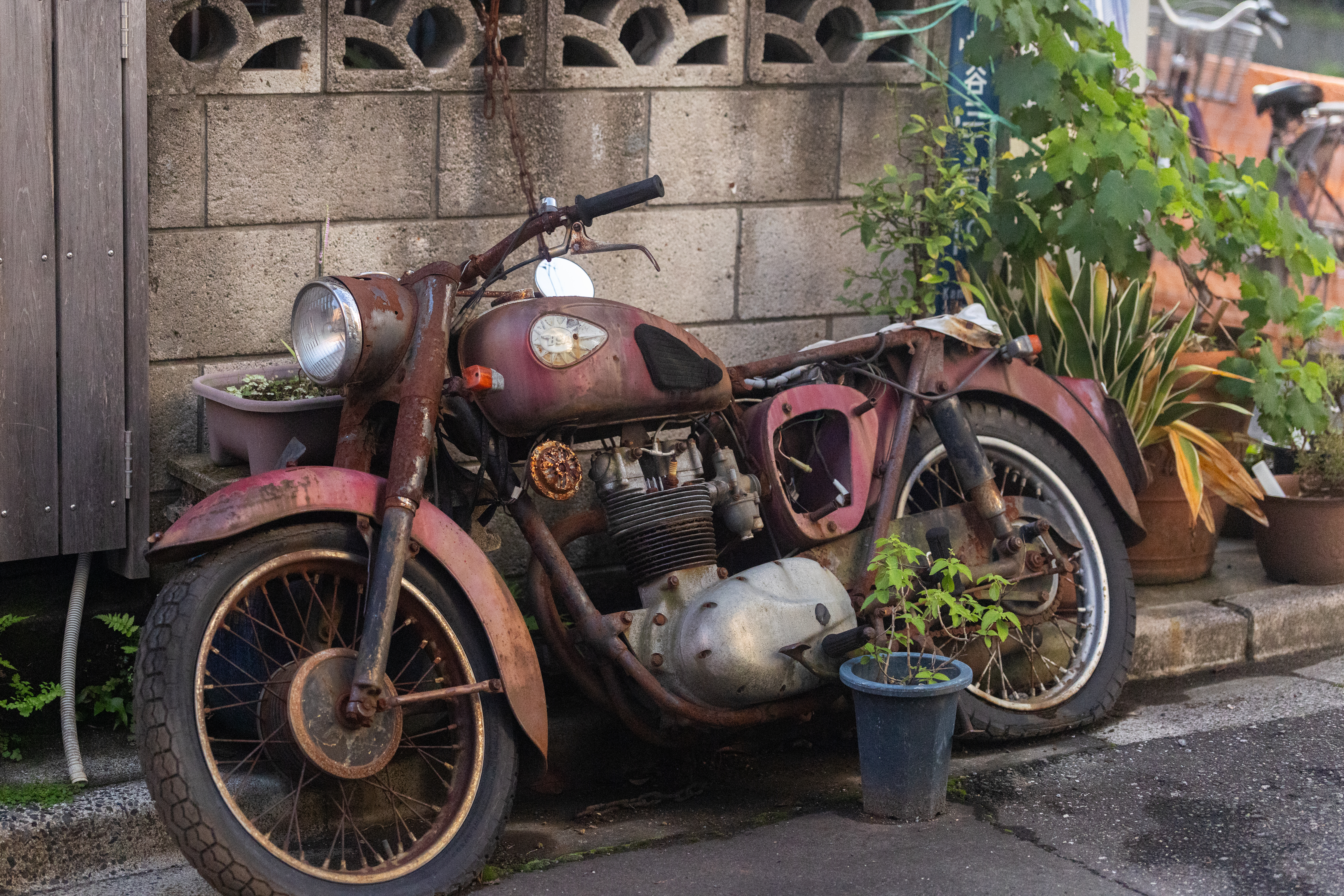 2705 外国切手 スロベニア 2005年 観光 風景 建物 ミニシート 未